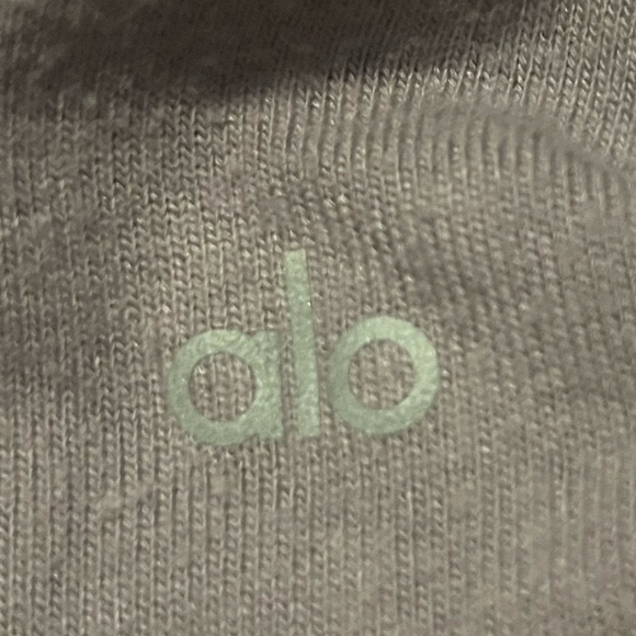 π§π½ββοΈ Alo Yoga Pullover Glimpse Top - Lavender - Sz Medium - Picture 7 of 9